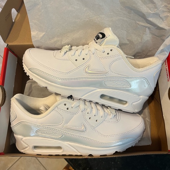 Nike Shoes - Nike Airmax